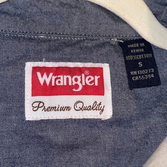 Wrangler short sleeve woven shirt. - Picture 2 of 2